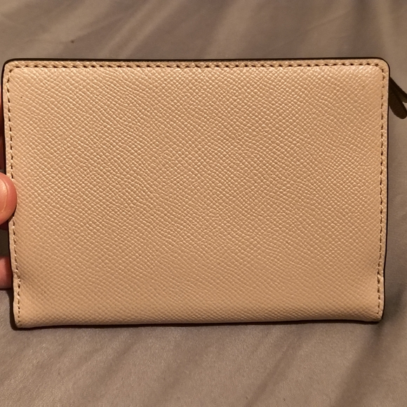 Michael Kors Pink Wallet - Picture 4 of 7